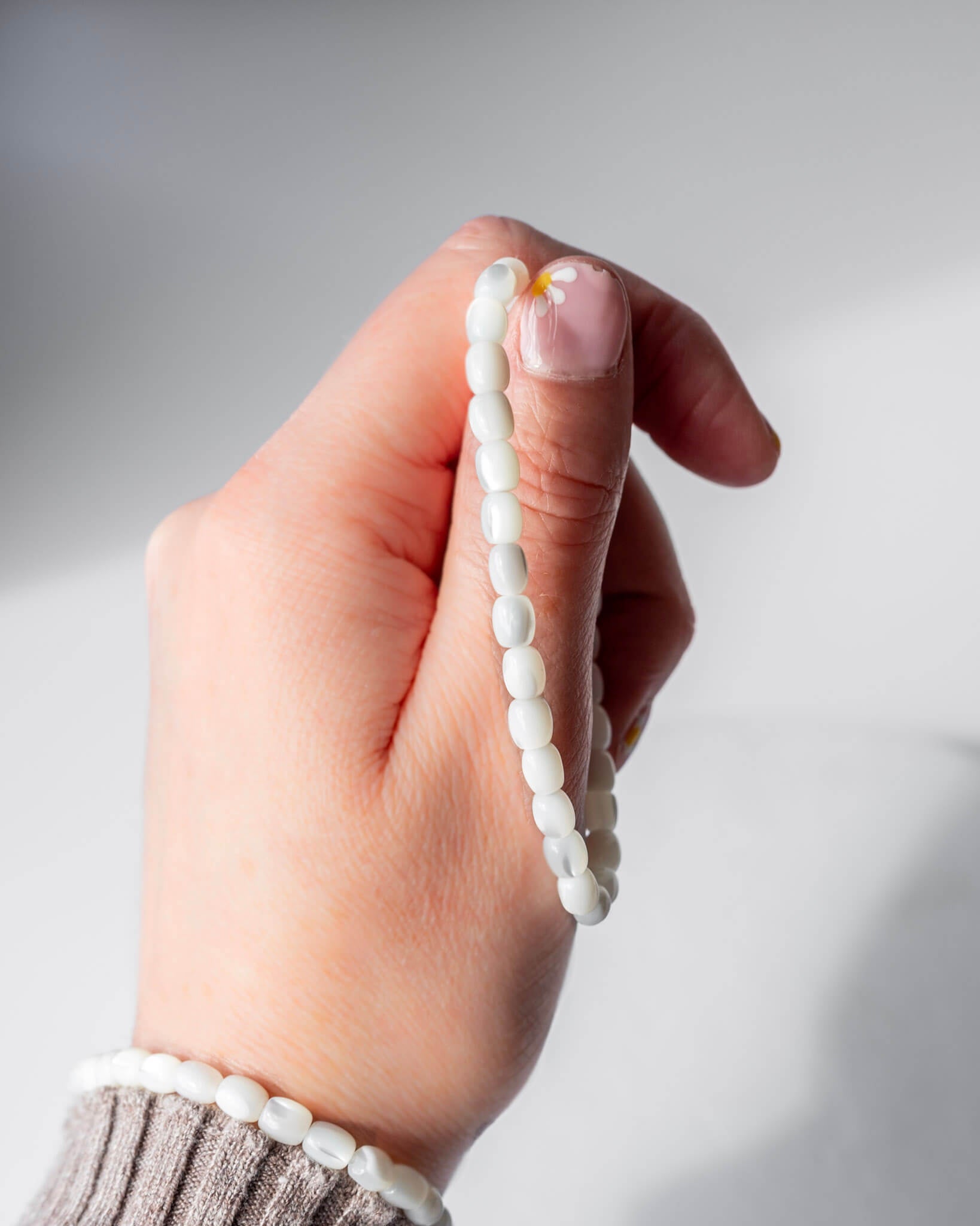 Mother of Pearl 3mm Bracelet Healing Crystal