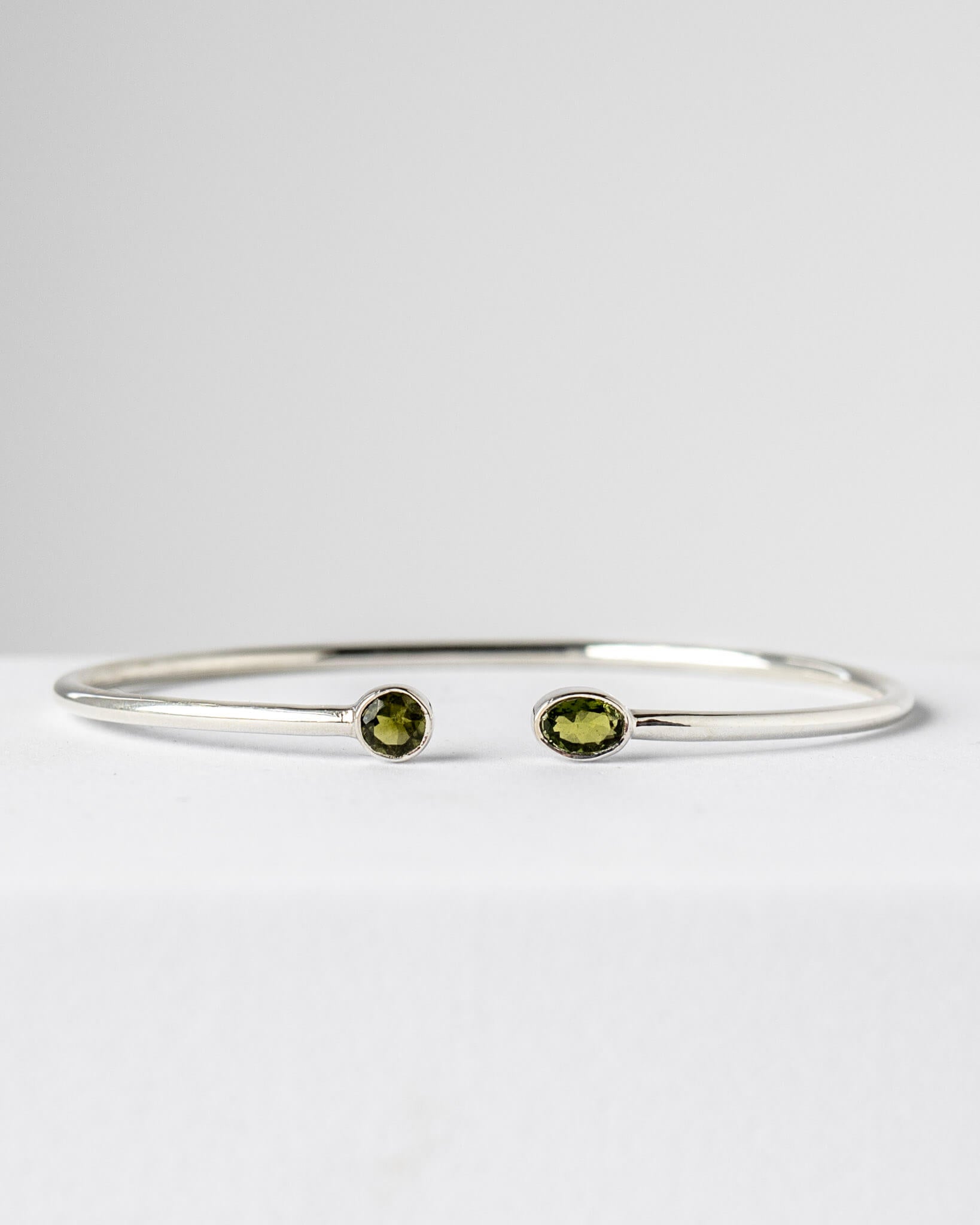 Green Tourmaline Faceted Bangle 925 Sterling Silver Bracelet Healing Crystal