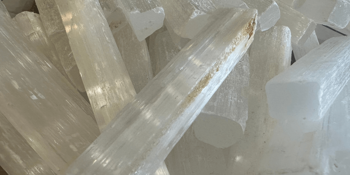 Collana Con Pietra Ciondolo Spirale In Cristallo Di Selenite Naturale Collana Con Pietra Ciondolo Spirale In Cristallo Di Selenite Naturale